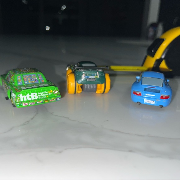 BIG 1:43 Nigel Gearsley hydrowheels Chick Hicks Sally Disney Pixar Cars diecast - Picture 4 of 6